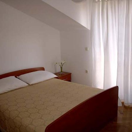 Apartments Vini And Ivana Sućuraj Habitación foto