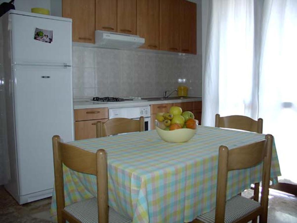 Apartments Vini And Ivana Sućuraj Habitación foto